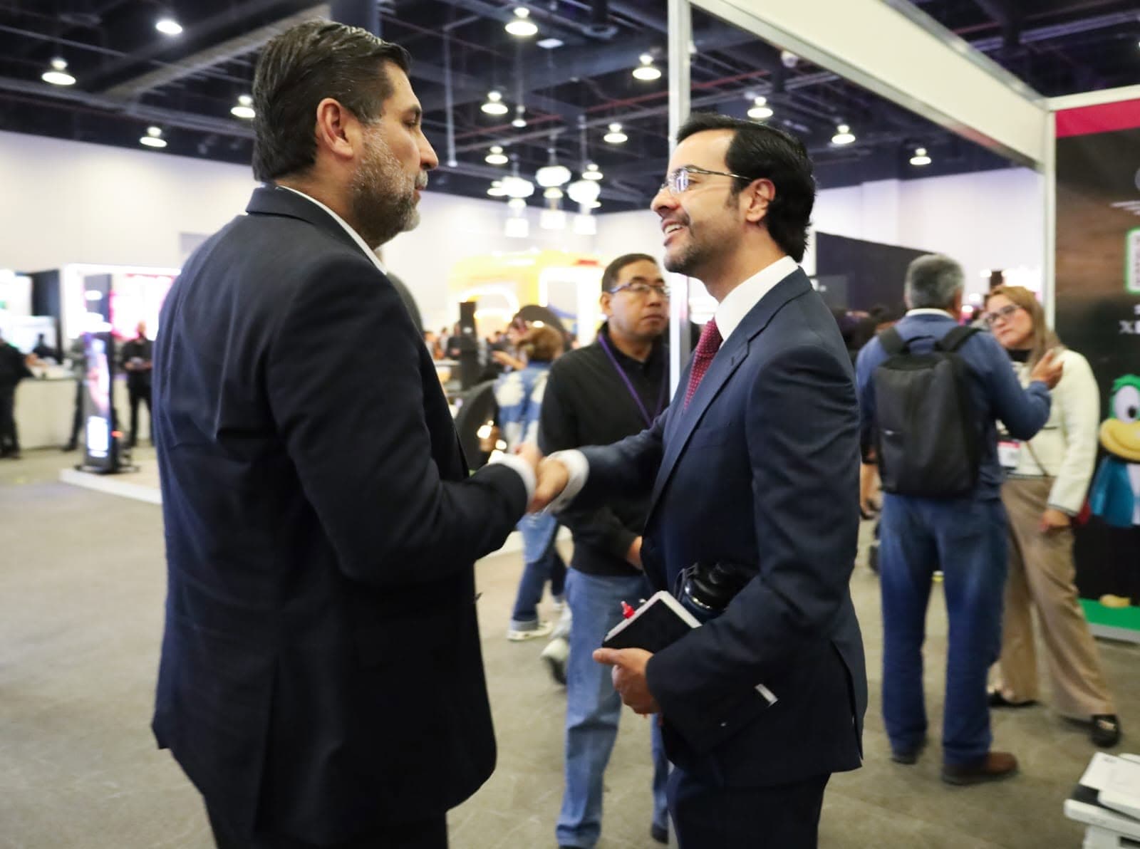 Recorrido por stands de patrocinadores