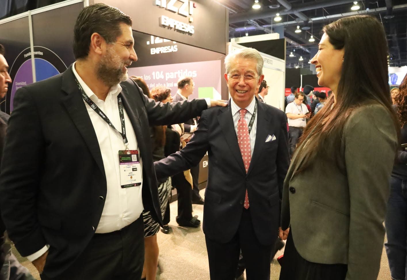 Recorrido por stands de patrocinadores